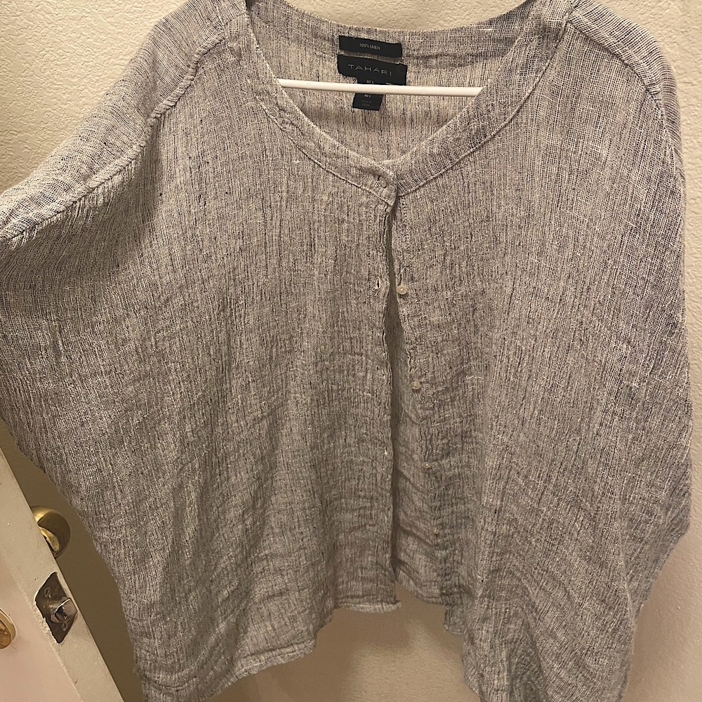 Tahari 100% linen collarless button down top